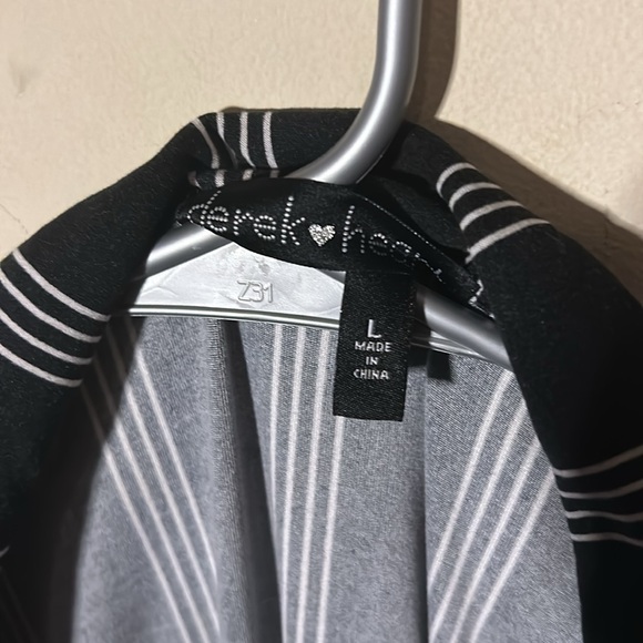 Black and white striped Derek heart dress - Picture 2 of 3